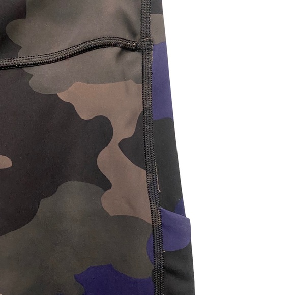 ATHLETA//Ultimate Stash Pocket Camo Camouflage 7/8 Tight Medium - Picture 8 of 12